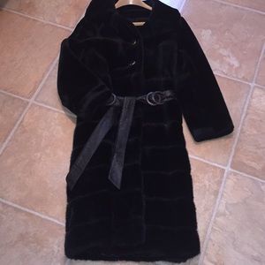 Style VI Ltd black plush coat Small